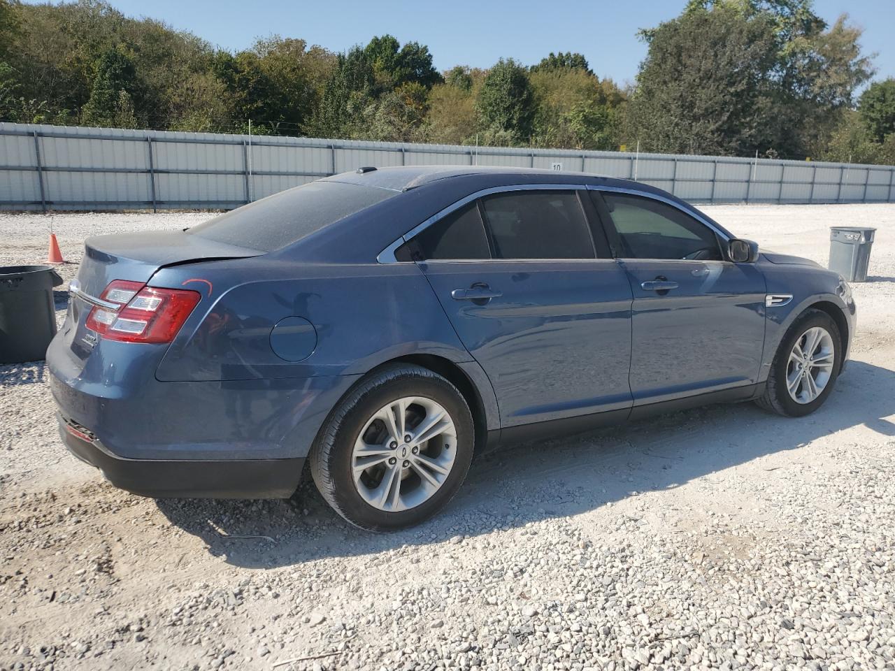 2018 Ford Taurus - Image 3
