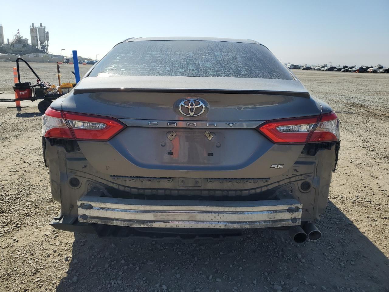 4T1B11HK6JU519335 2018 Toyota Camry L