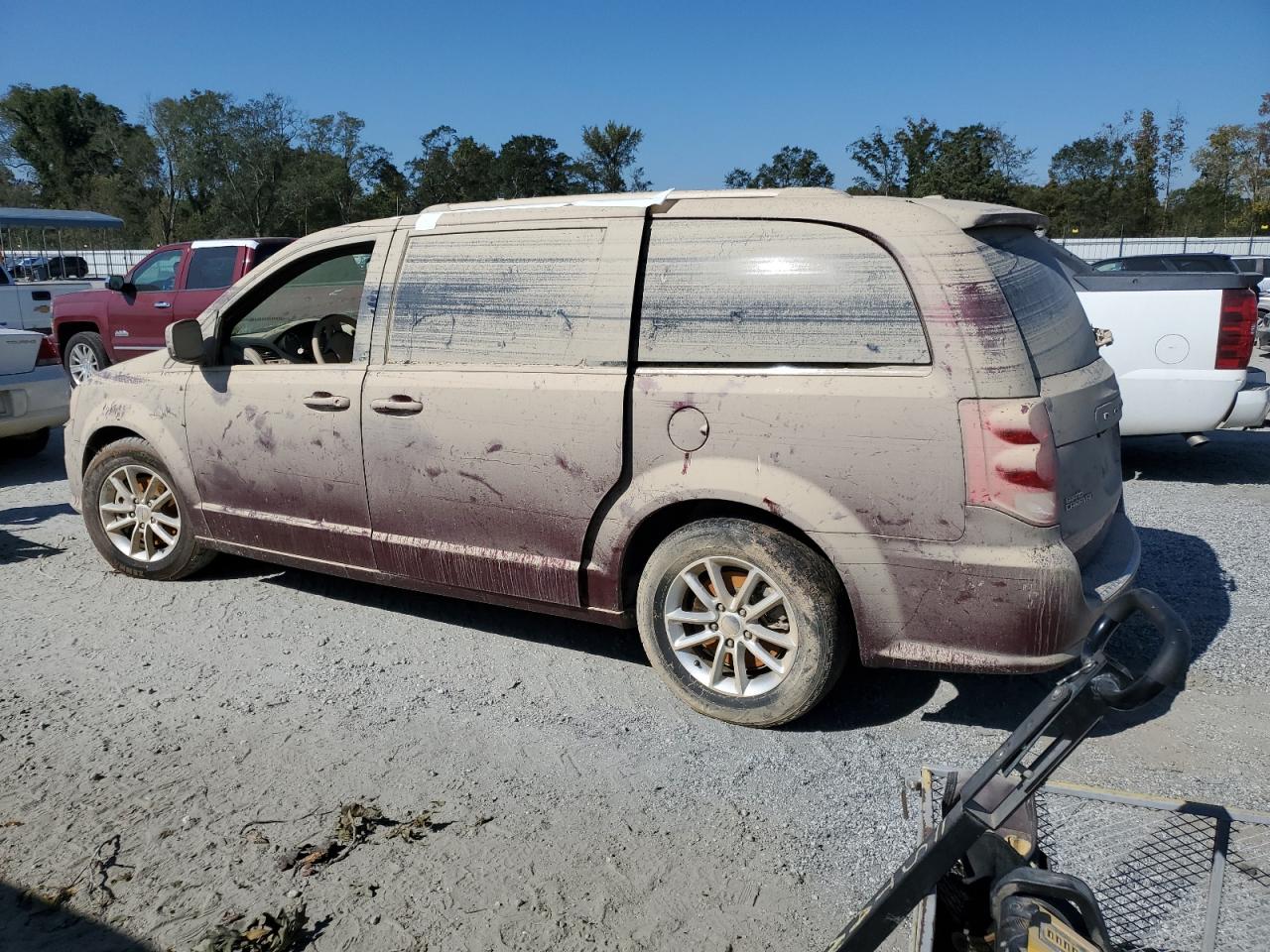 2019 Dodge Caravan - Image 2
