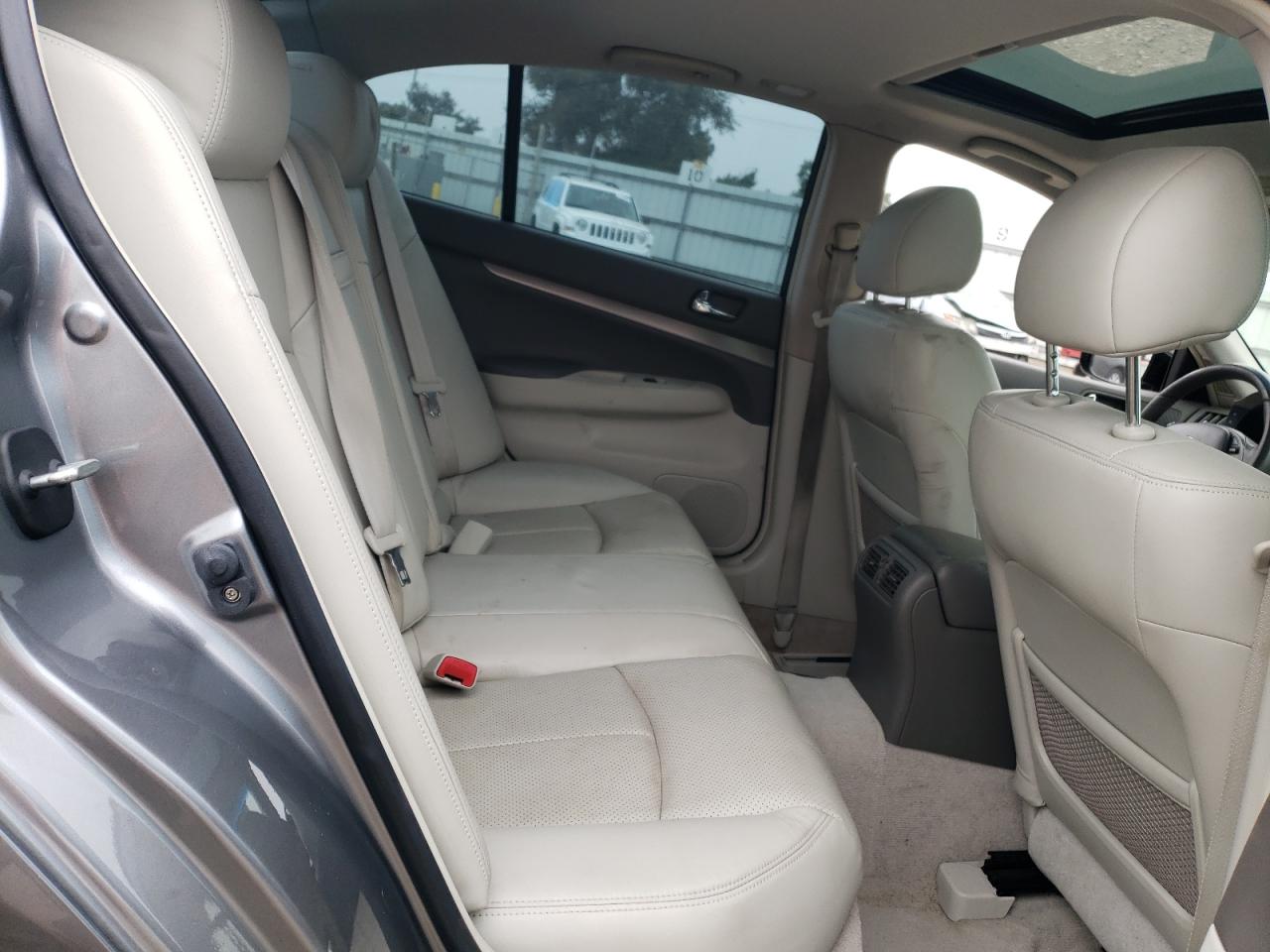 2011 Infiniti G - Image 11