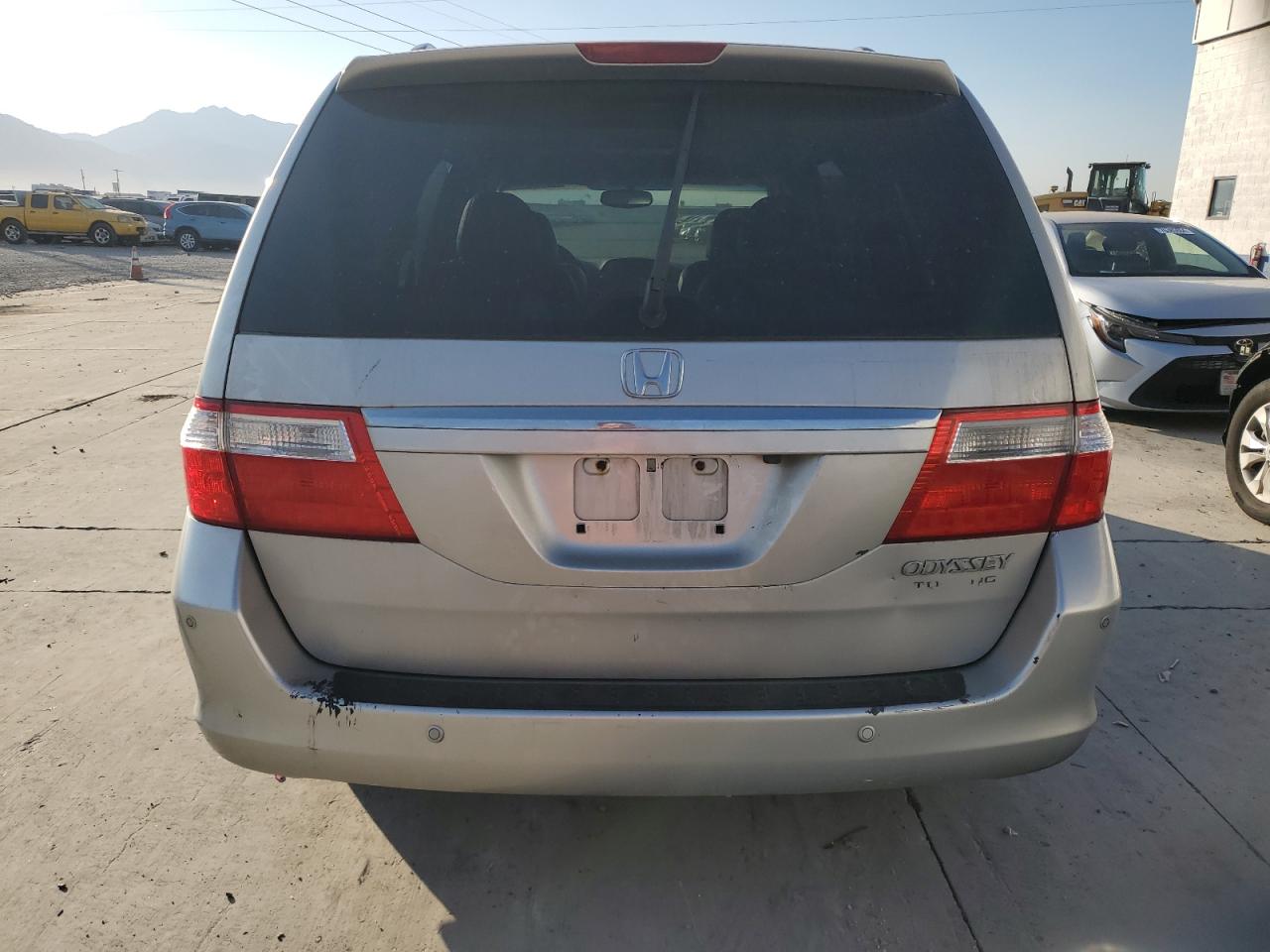 2005 Honda Odyssey Touring VIN: 5FNRL38815B117699 Lot: 76335174