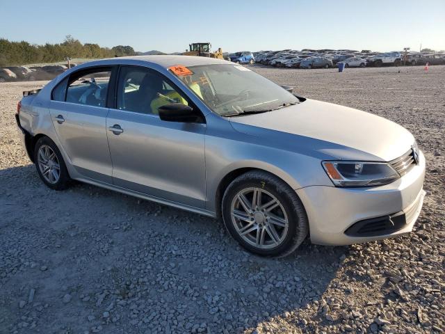  VOLKSWAGEN JETTA 2014 Сріблястий