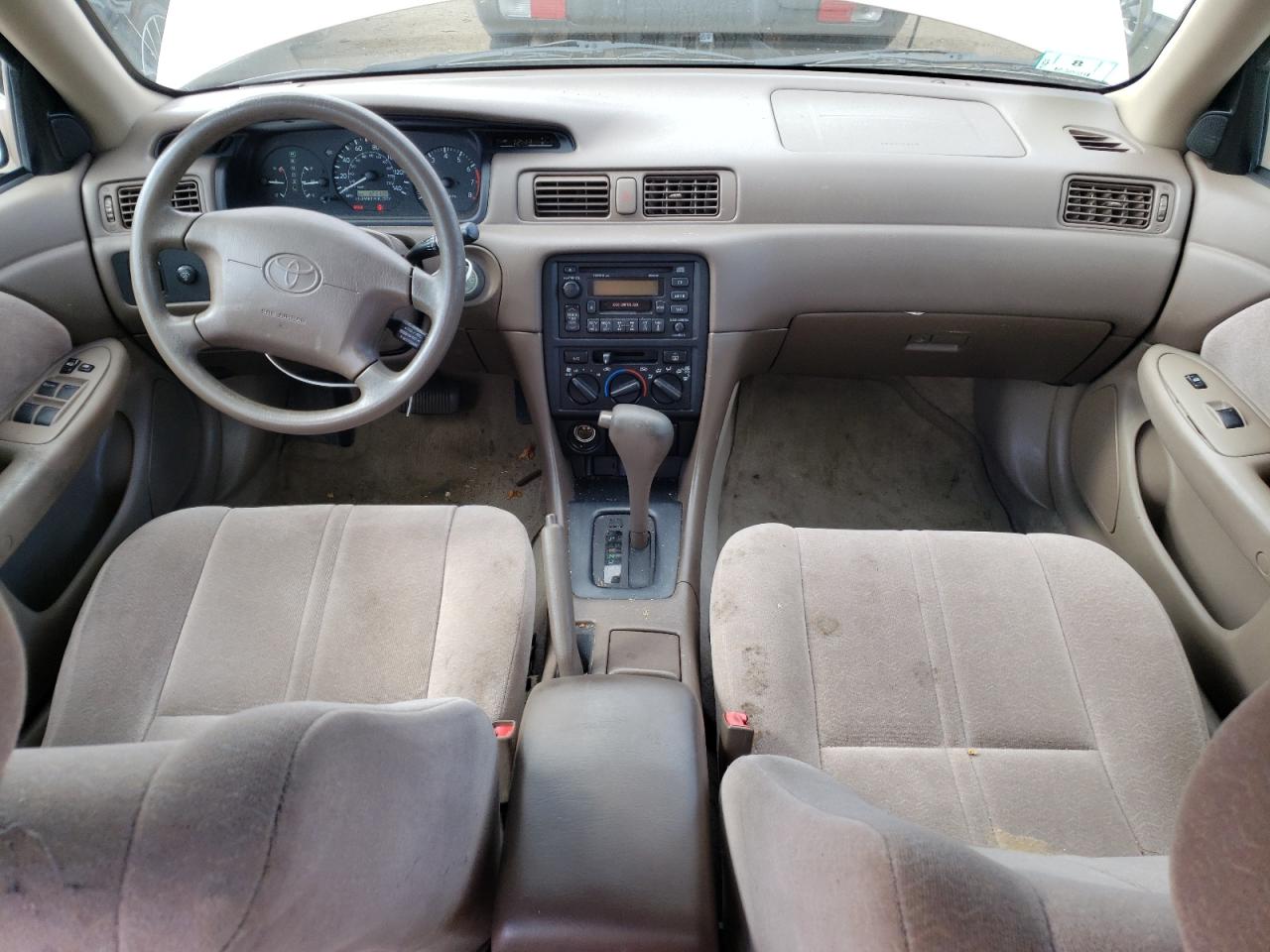 1999 Toyota Camry Le VIN: 4T1BF22K1XU933504 Lot: 72807754