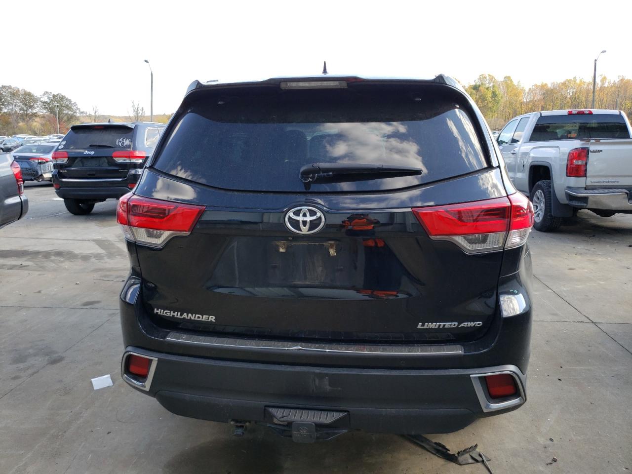 2019 Toyota Highlander - Image 6