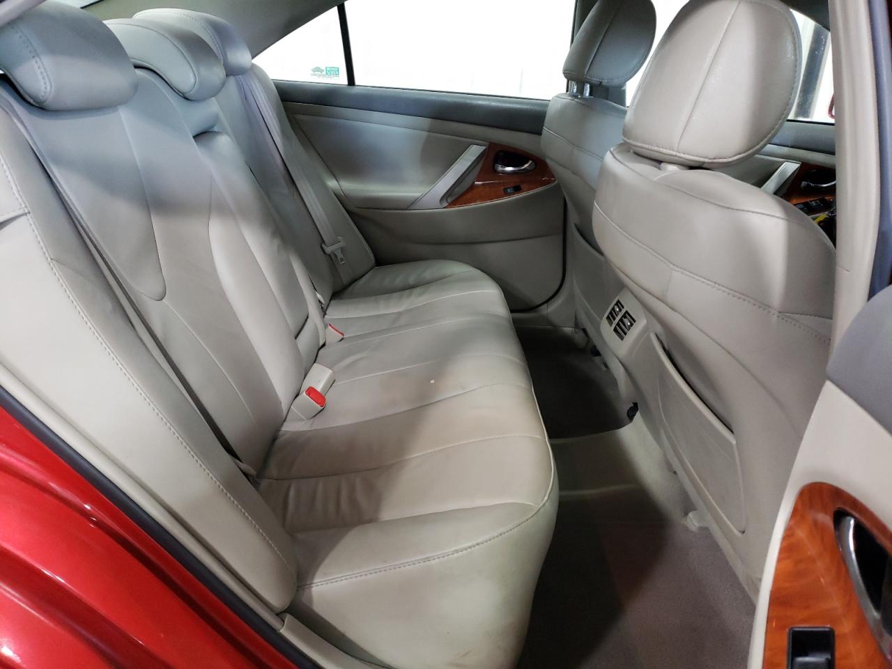 2011 Toyota Camry - Image 10