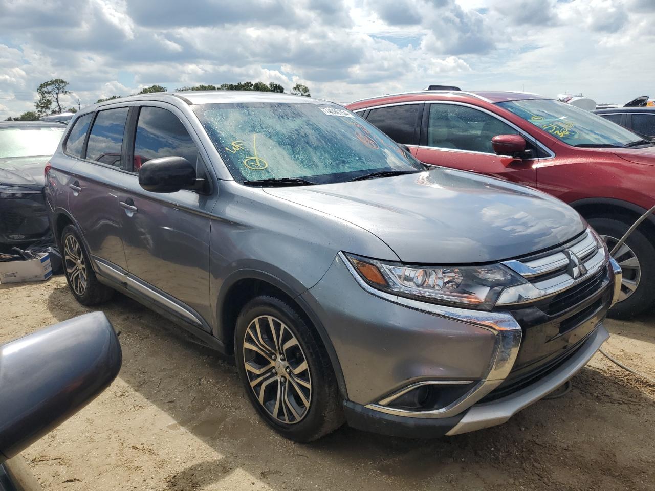 2018 Mitsubishi Outlander - Image 4