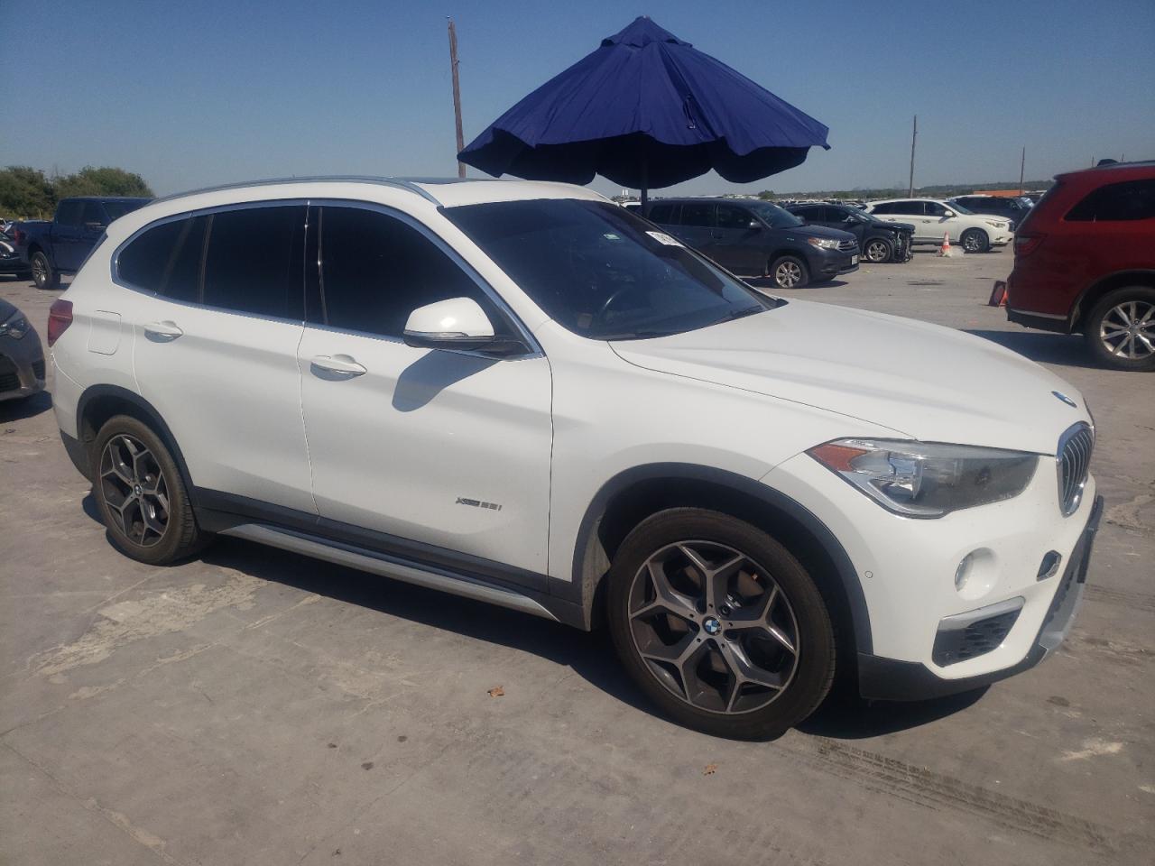 VIN WBXHT3Z38J4A66093 2018 BMW X1 no.4