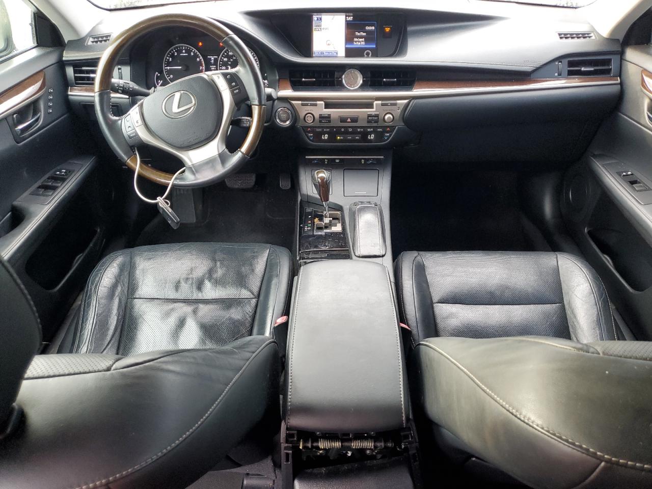 2013 Lexus ES - Image 8