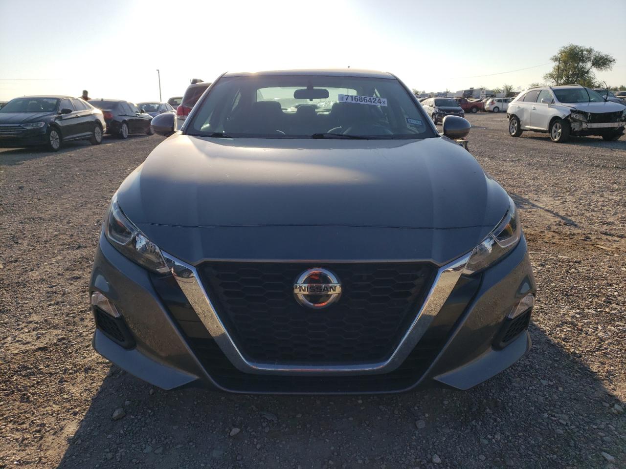 2020 Nissan Altima - Image 5