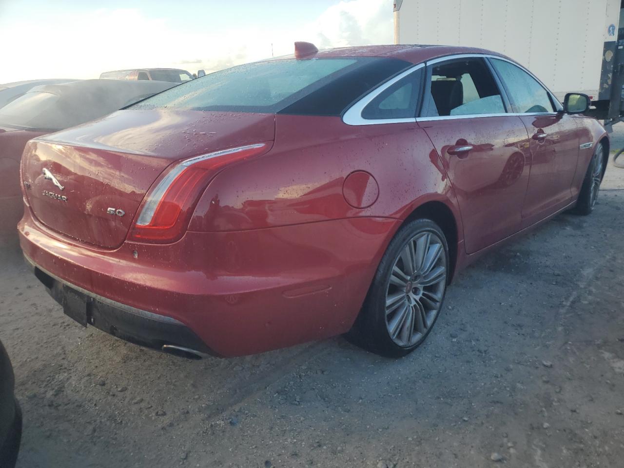 2018 Jaguar XJ - Image 3