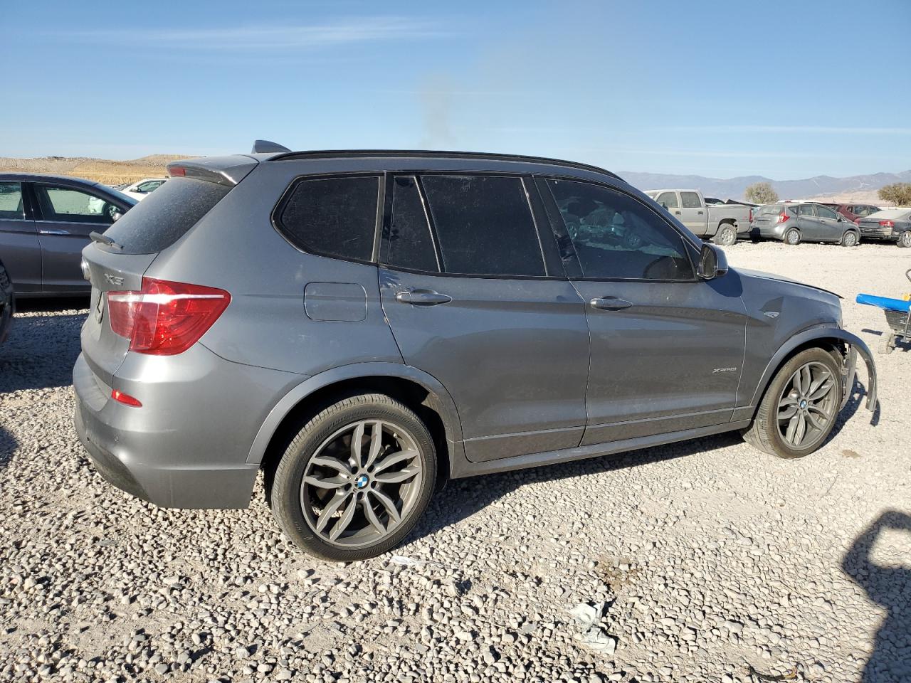 VIN 5UXWX9C30H0W75714 2017 BMW X3 no.3