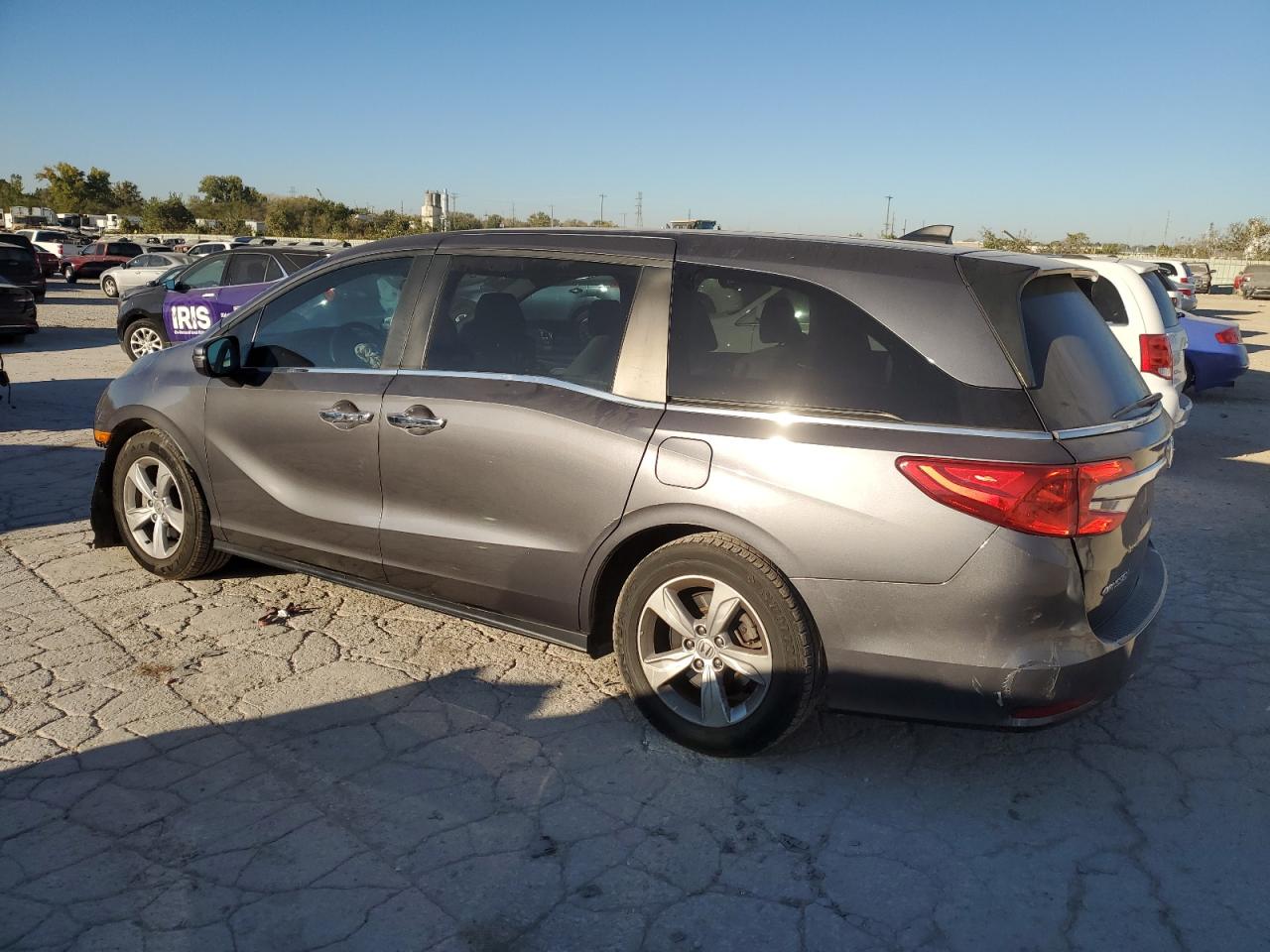 2018 Honda Odyssey - Image 2
