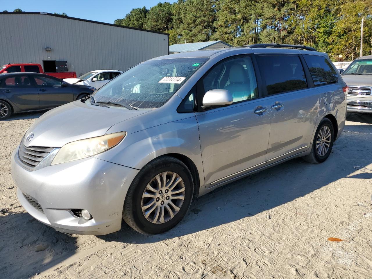 2012 Toyota Sienna - Image 1