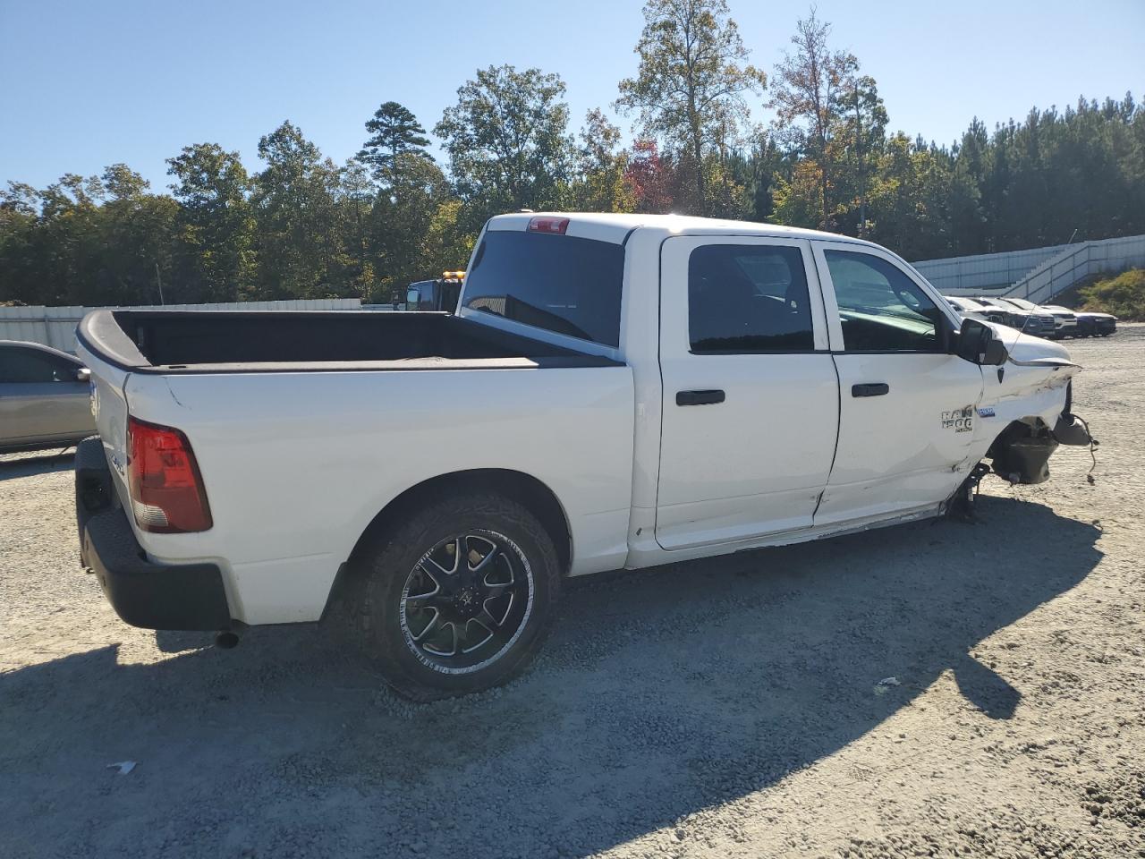 2021 RAM 1500 - Image 3