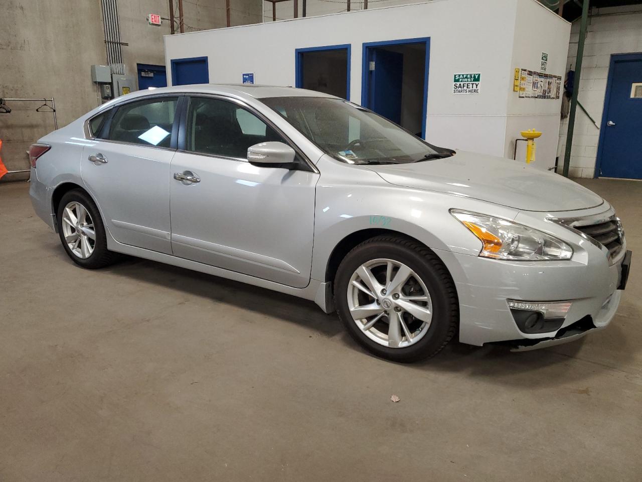 2015 Nissan Altima - Image 4