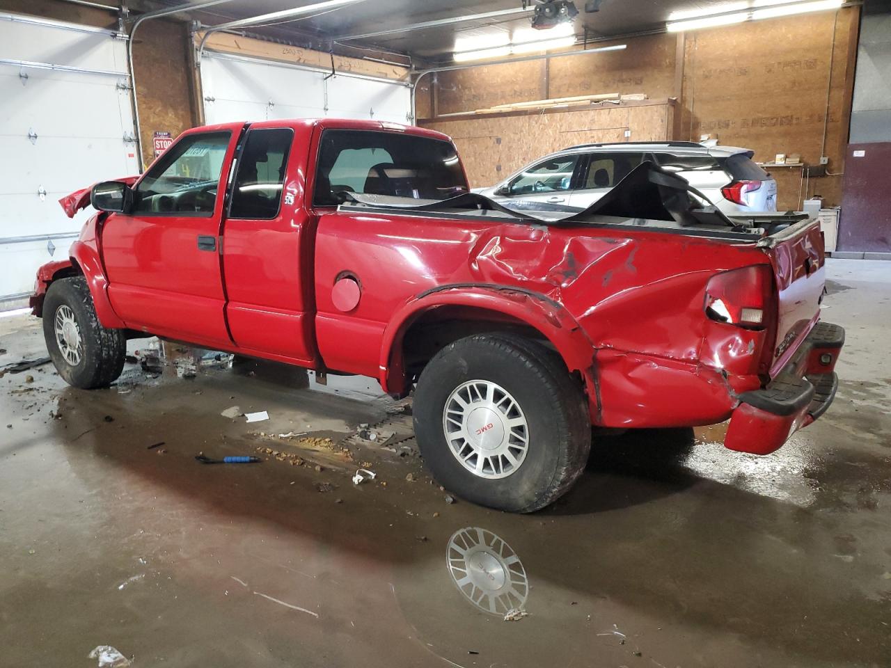 2000 GMC Sonoma - Image 2