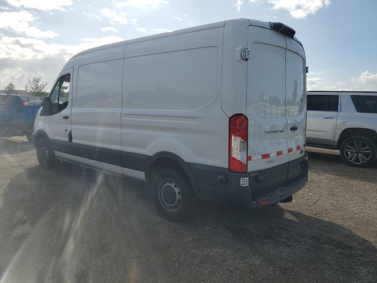 VIN 1FTYR2CG5JKA48368 2018 FORD TRANSIT no.2