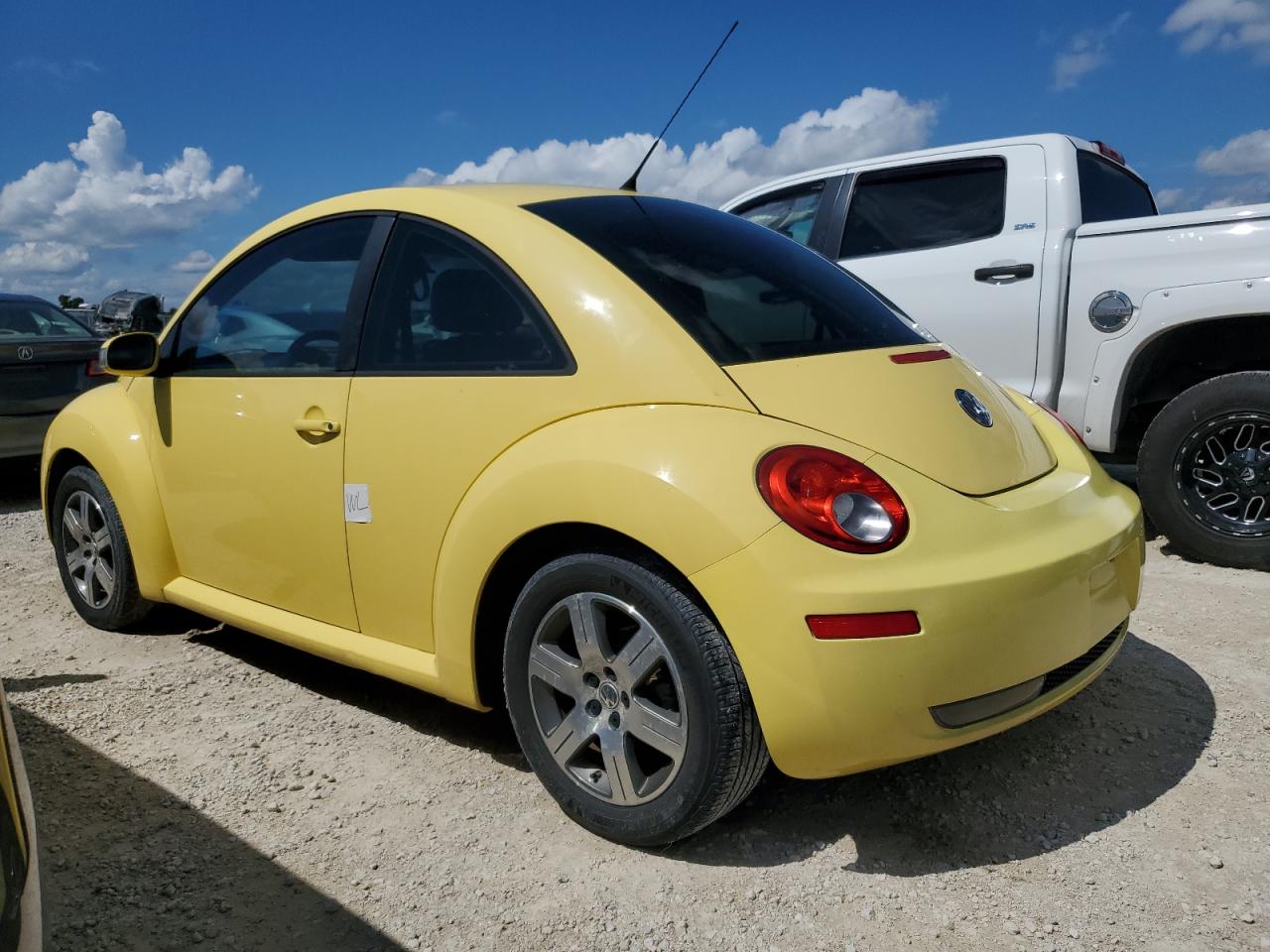 2006 Volkswagen Beetle - Image 2