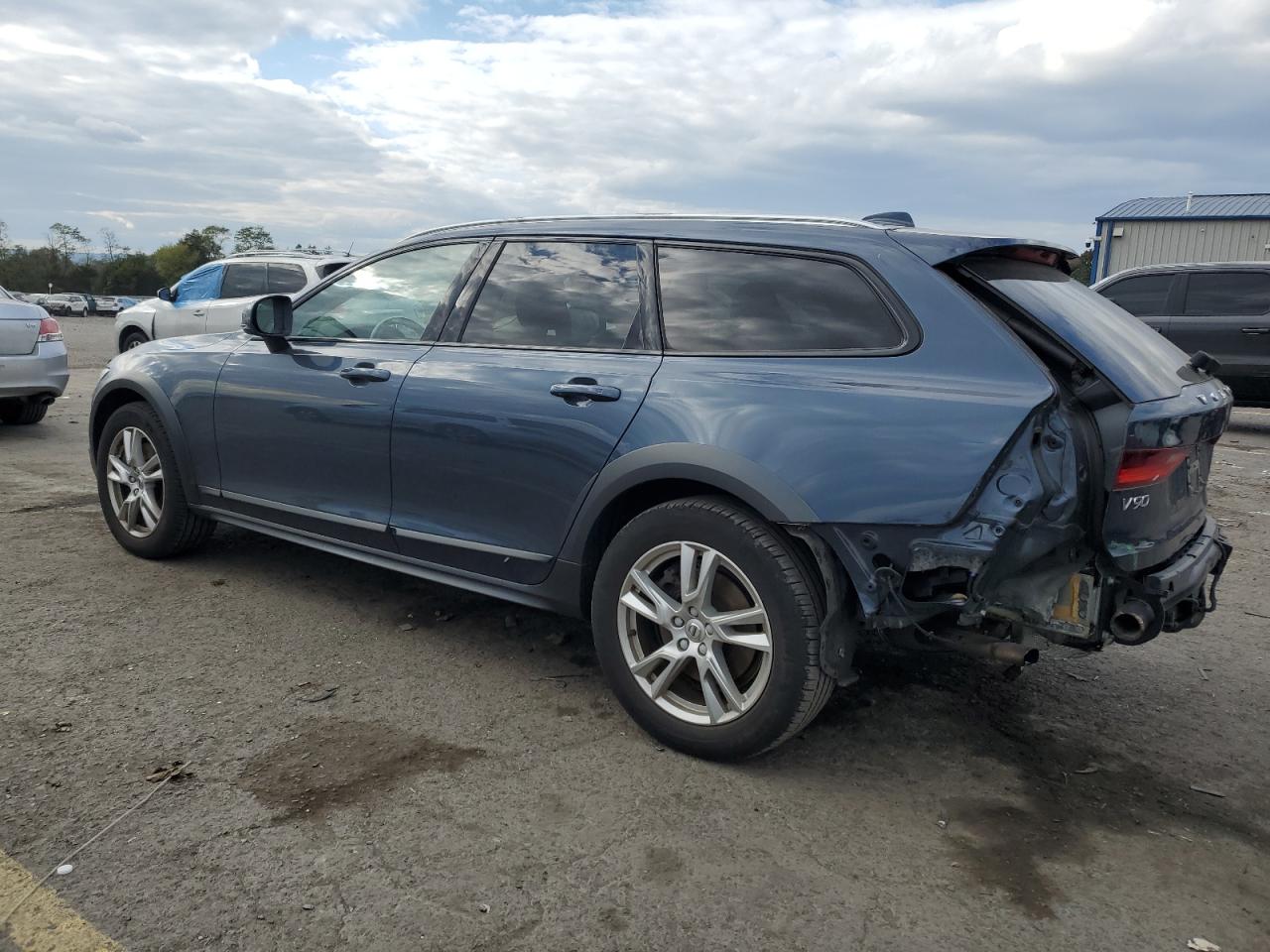 2018 Volvo V90 - Image 2