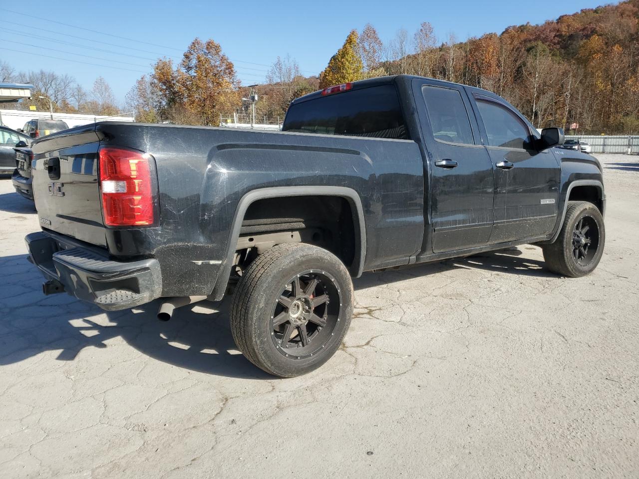 2017 GMC Sierra - Image 3