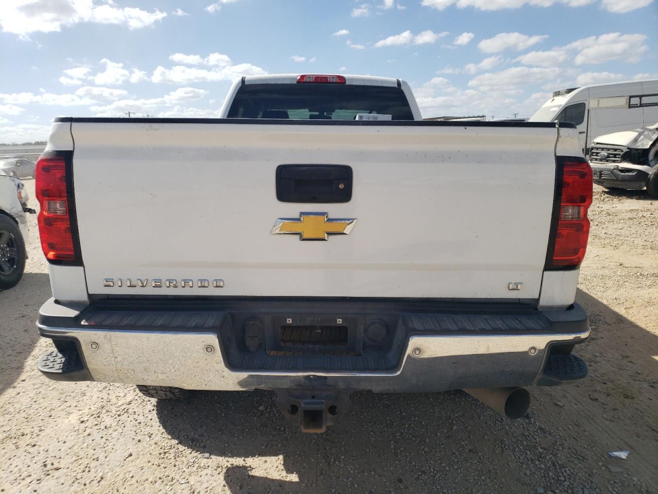2015 Chevrolet Silverado - Image 6