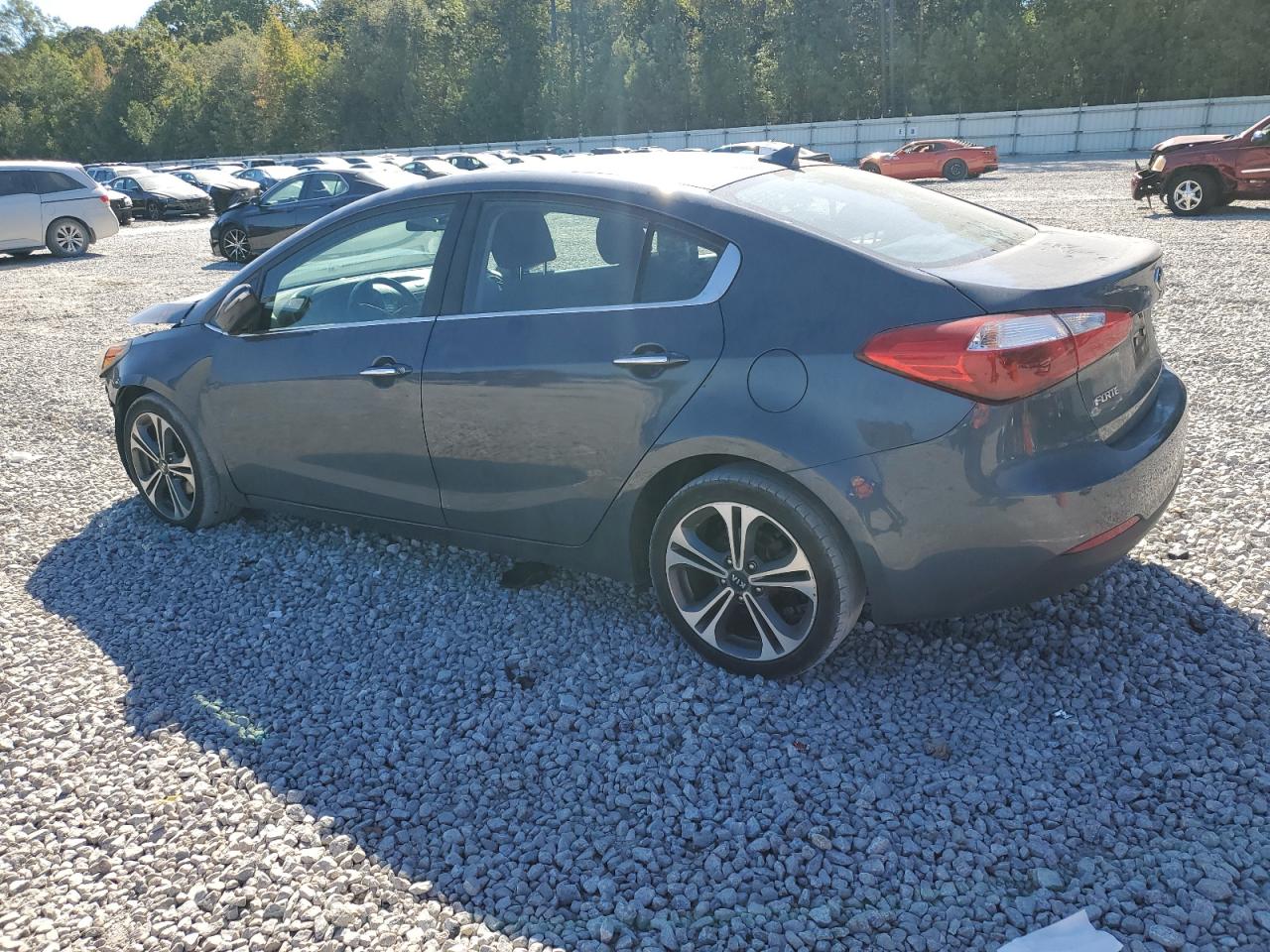 2016 Kia Forte - Image 2