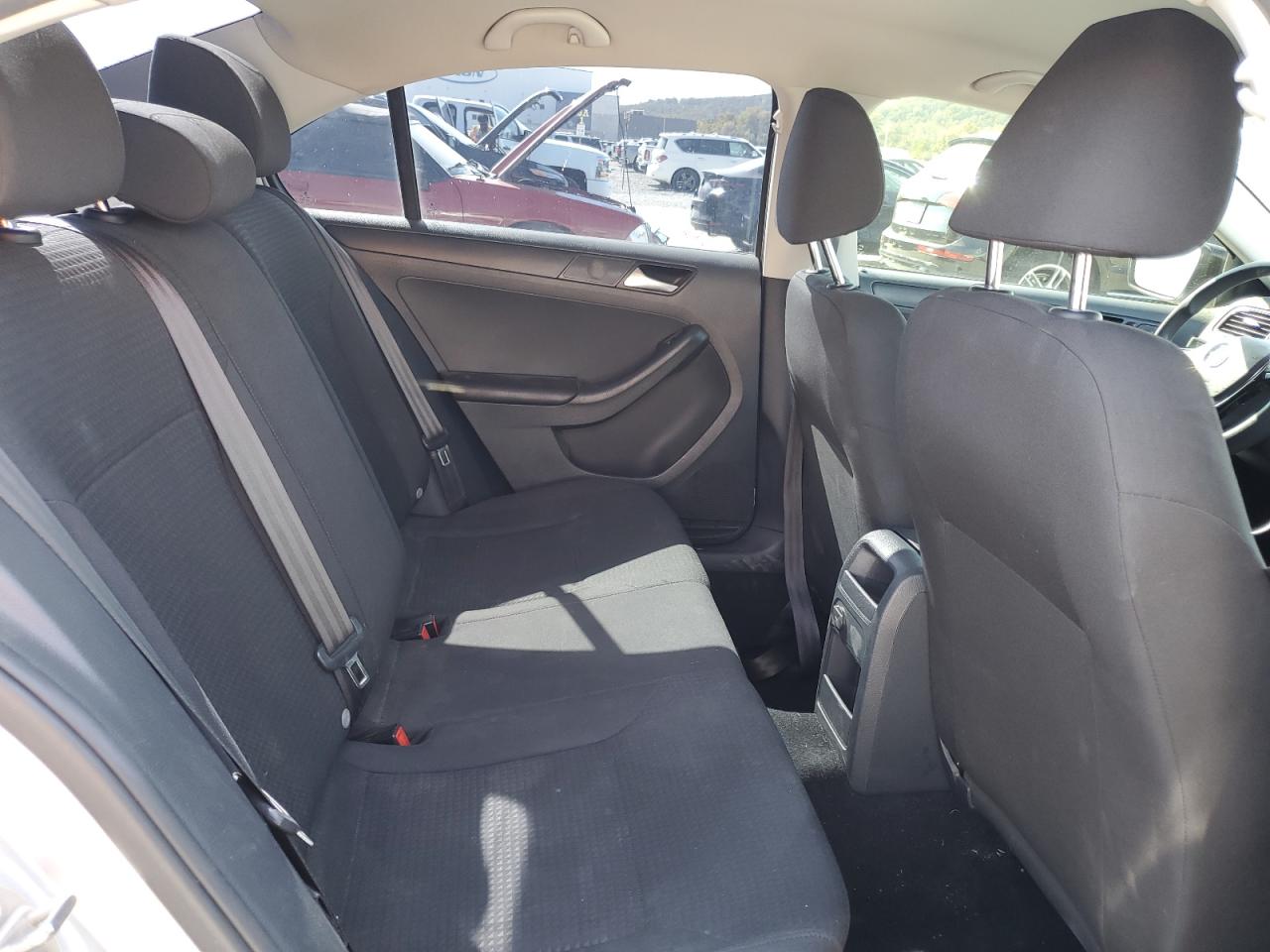 2016 Volkswagen Jetta - Image 10