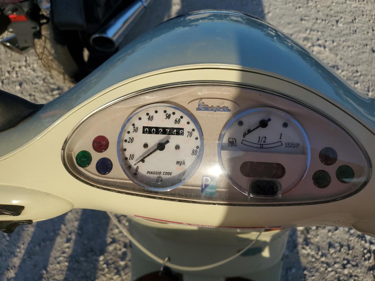 2005 Vespa M198F VIN: ZAPM198F955013706 Lot: 78303024