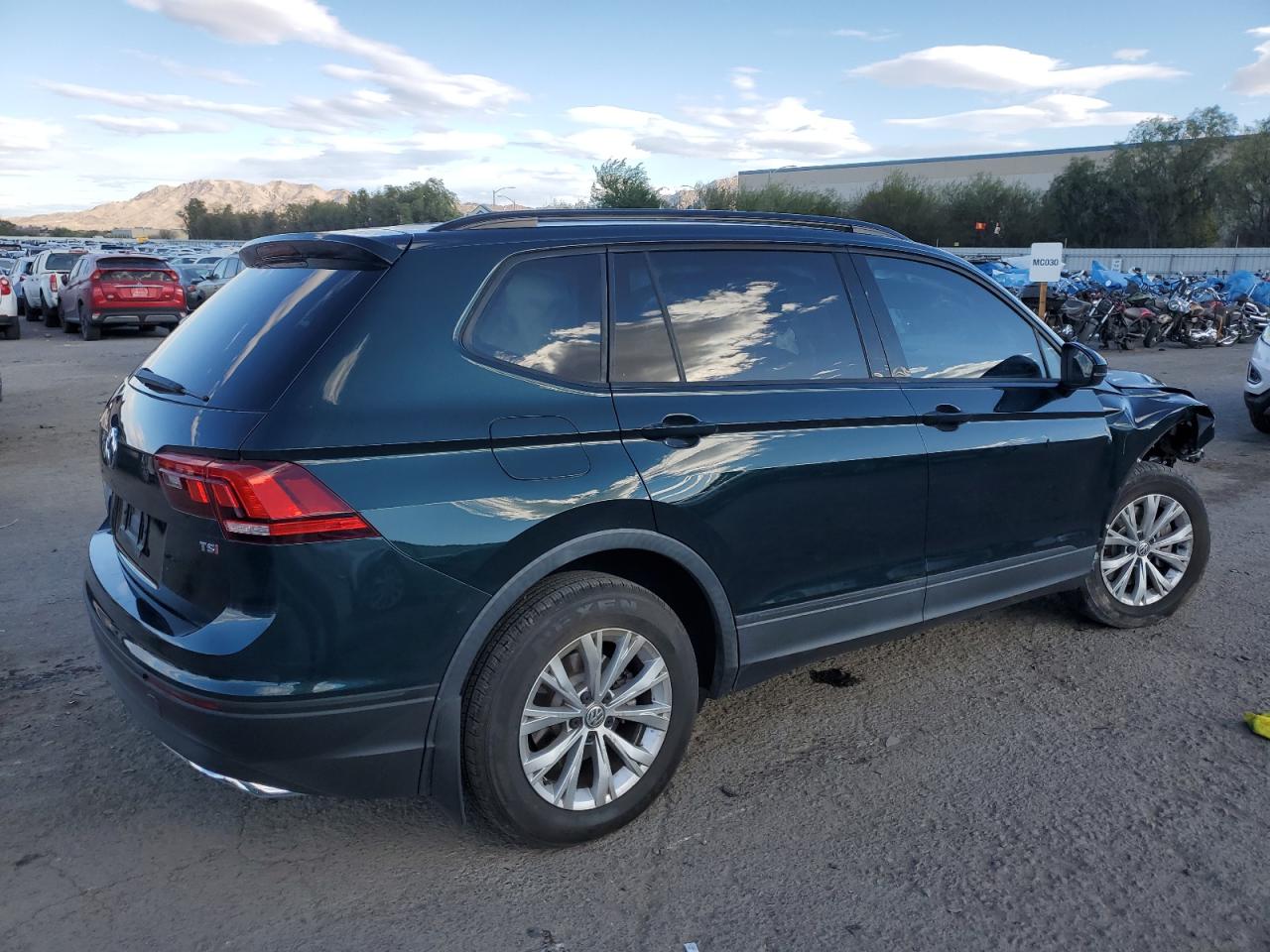 VIN 3VV1B7AXXJM108483 2018 VOLKSWAGEN TIGUAN no.3