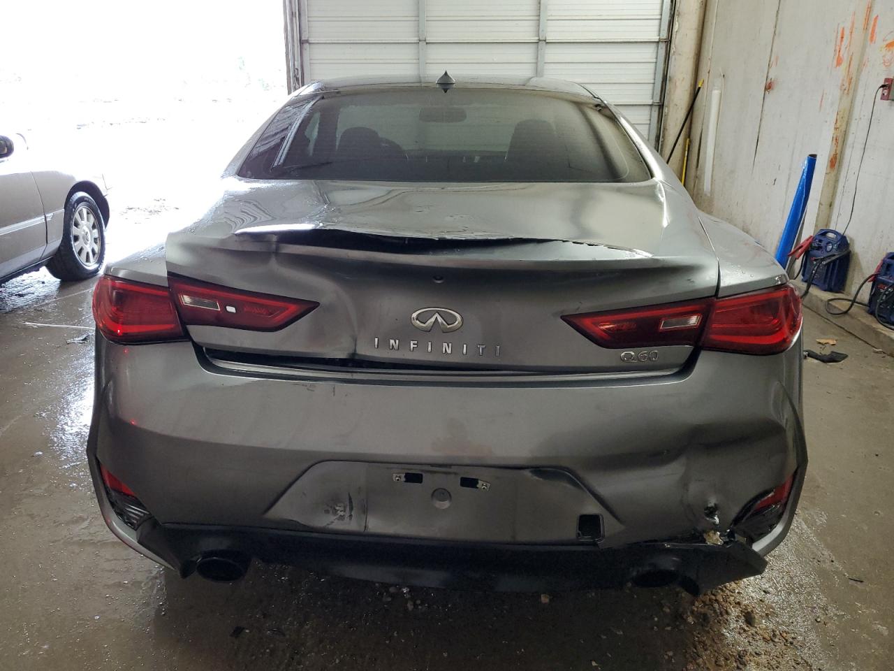 JN1EV7EKXHM361849 2017 Infiniti Q60 Premium