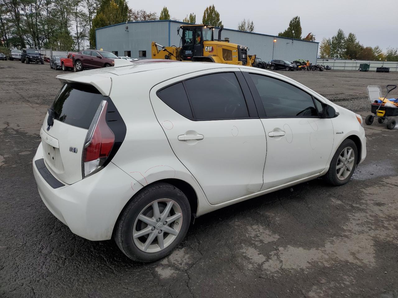 VIN JTDKDTB38F1102526 2015 TOYOTA PRIUS no.3