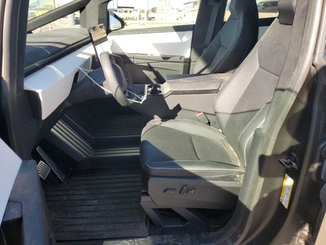 2024 Tesla Cybertruck VIN: 7G2CEHEE2RA018736 Lot: 78482884