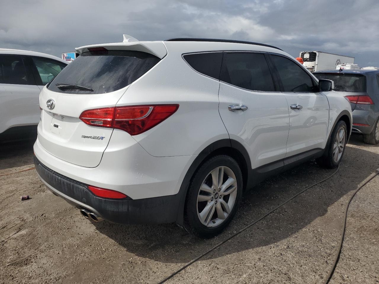 2014 Hyundai Santa Fe - Image 3