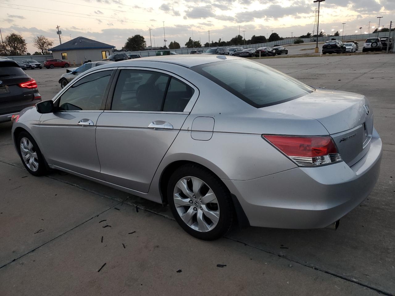 2009 Honda Accord - Image 2