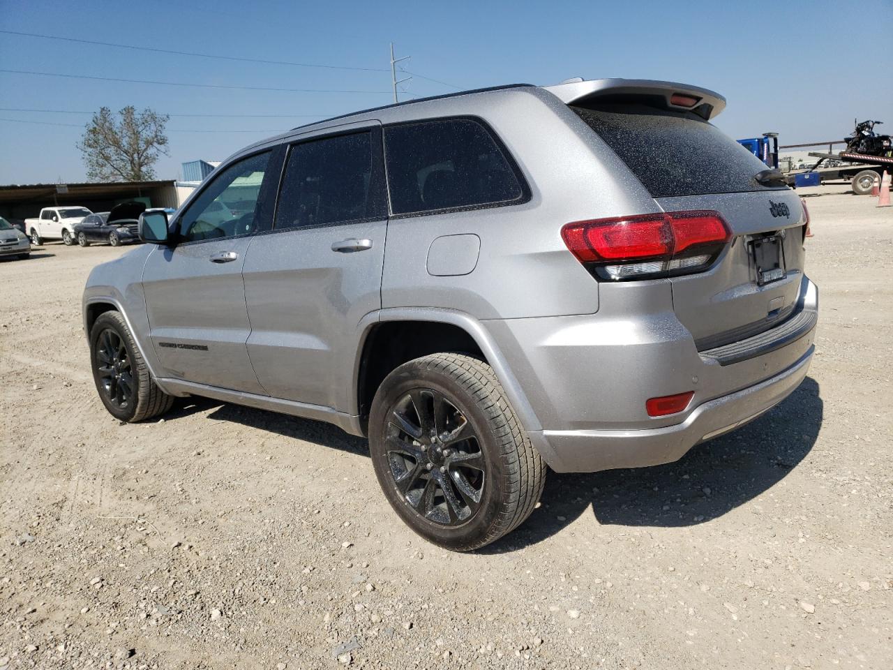 2018 Jeep Grand Cherokee - Image 2