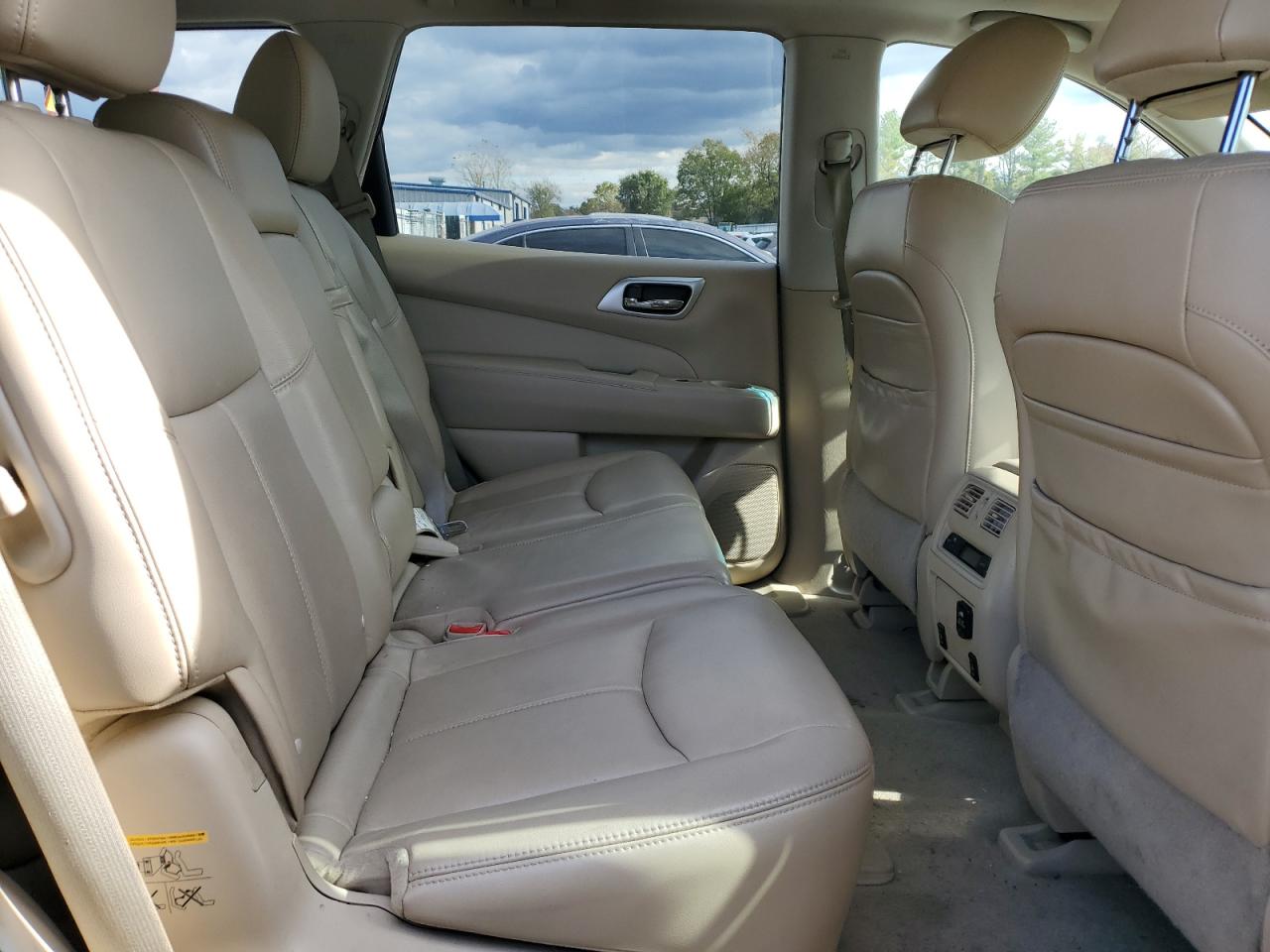 2013 Nissan Pathfinder - Image 12