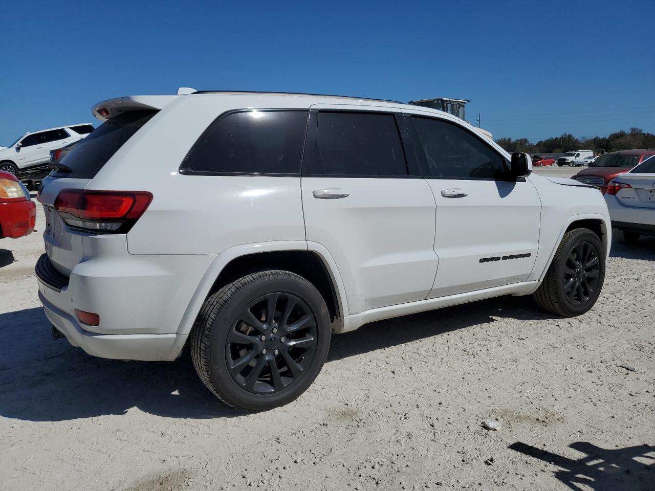 2018 Jeep Grand Cherokee - Image 3