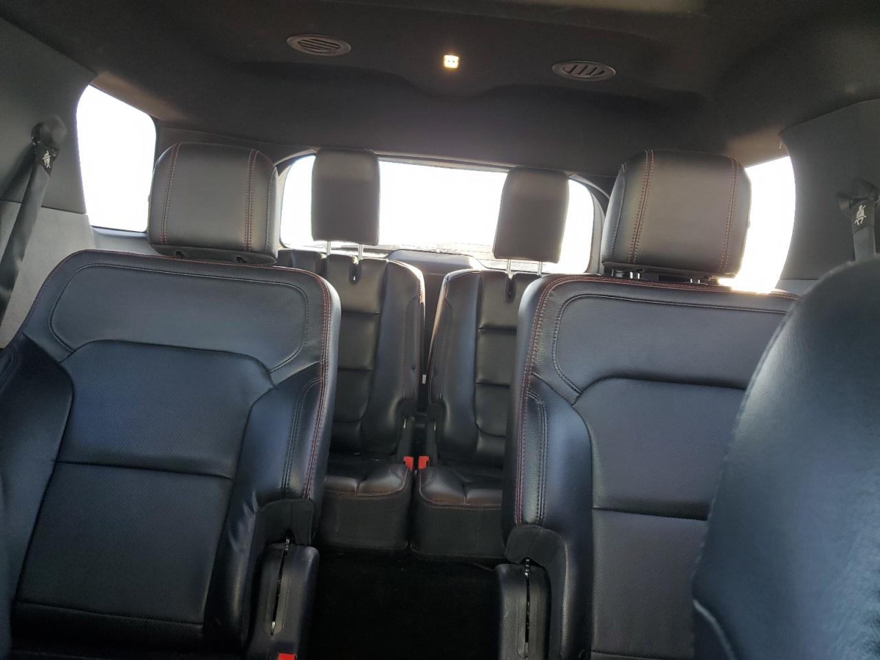 2019 Ford Explorer - Image 10