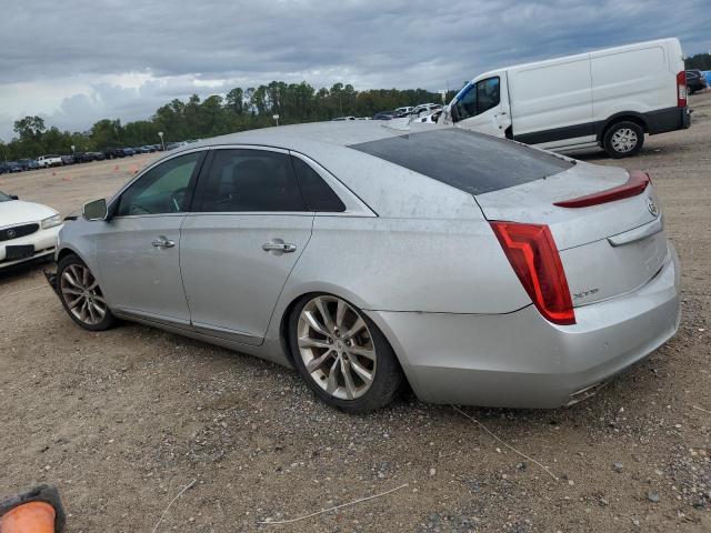 Седани CADILLAC XTS 2015 Сріблястий