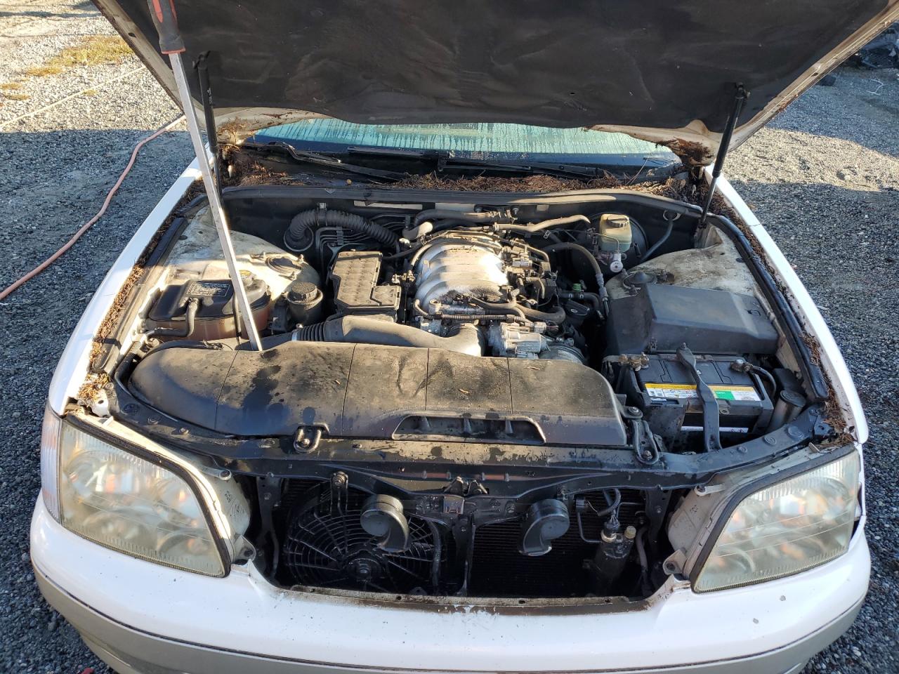 2000 Lexus LS - Image 11