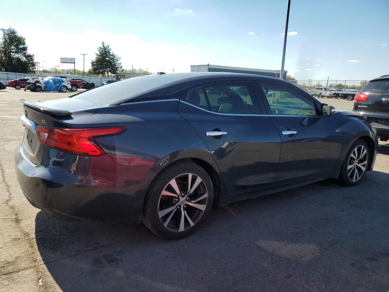 2016 Nissan Maxima - Image 3