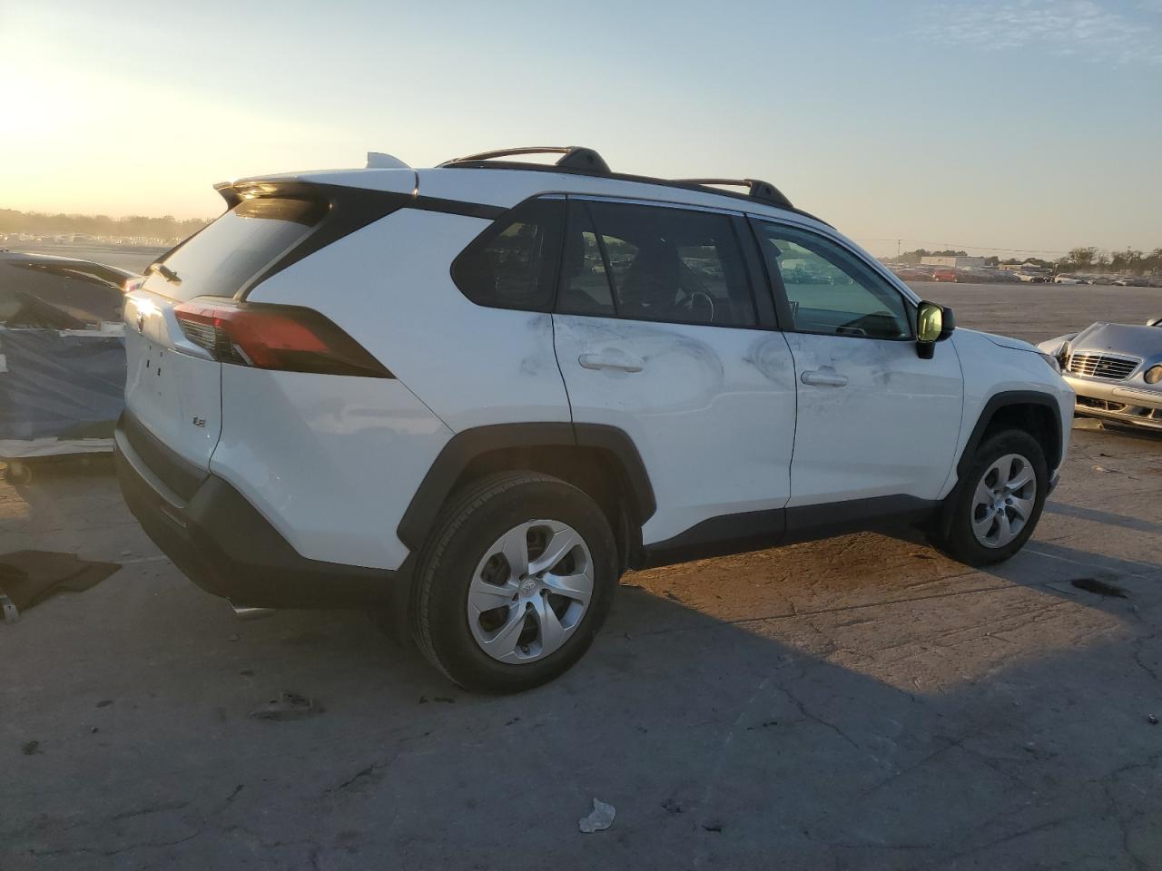 2019 Toyota RAV 4 - Image 3