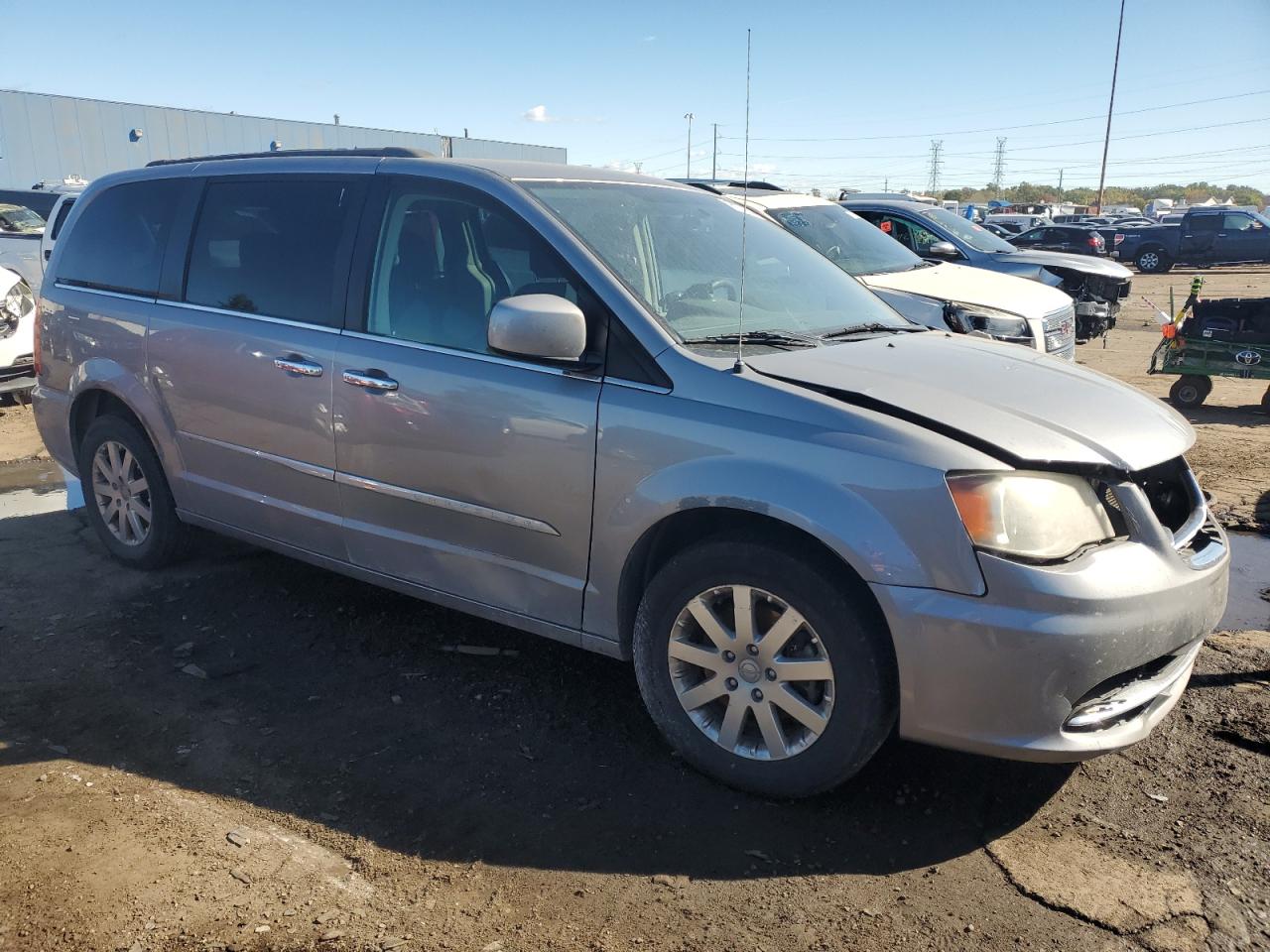 2016 Chrysler Town & Country - Image 4