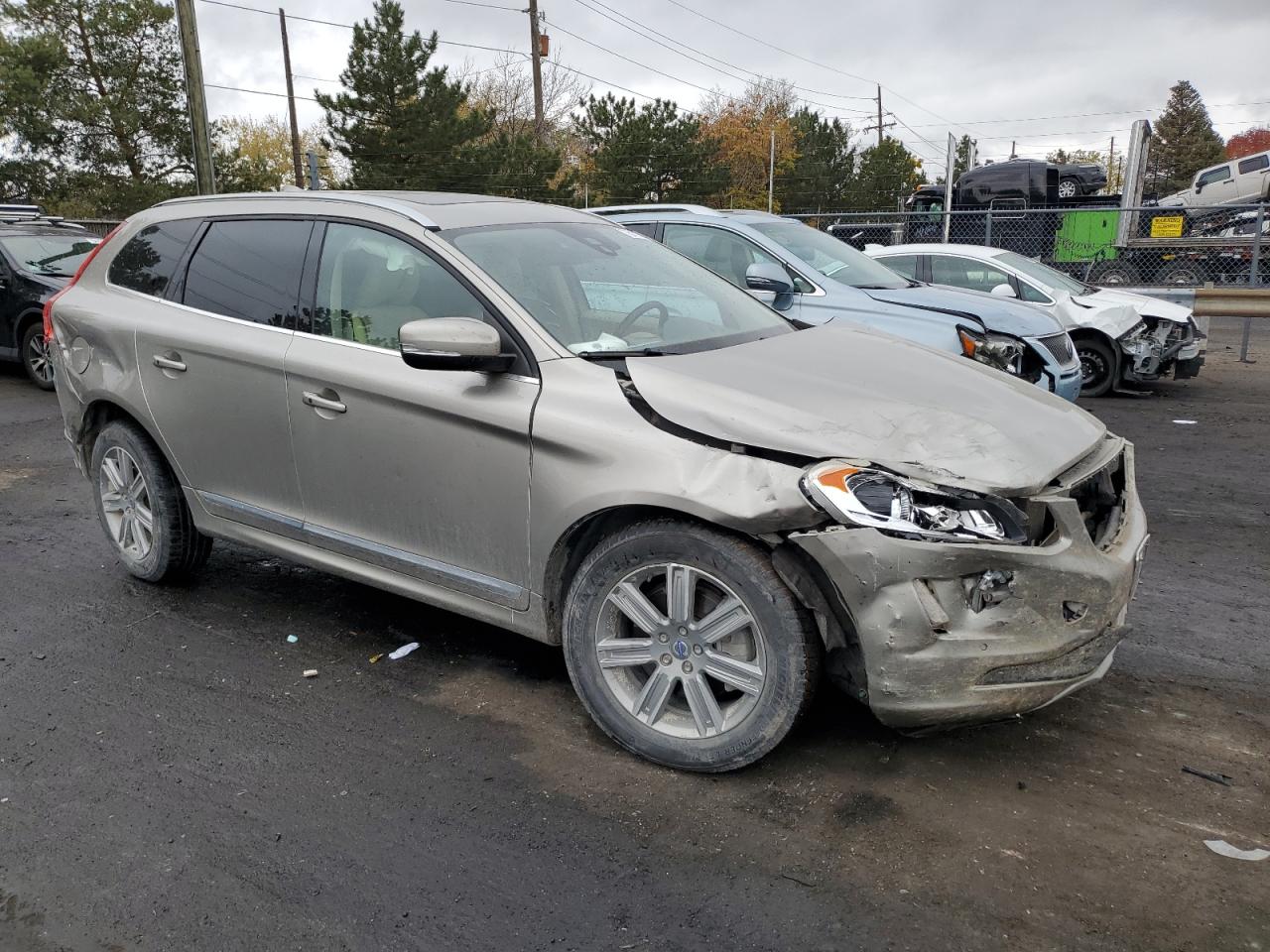 2016 Volvo XC60 - Image 4