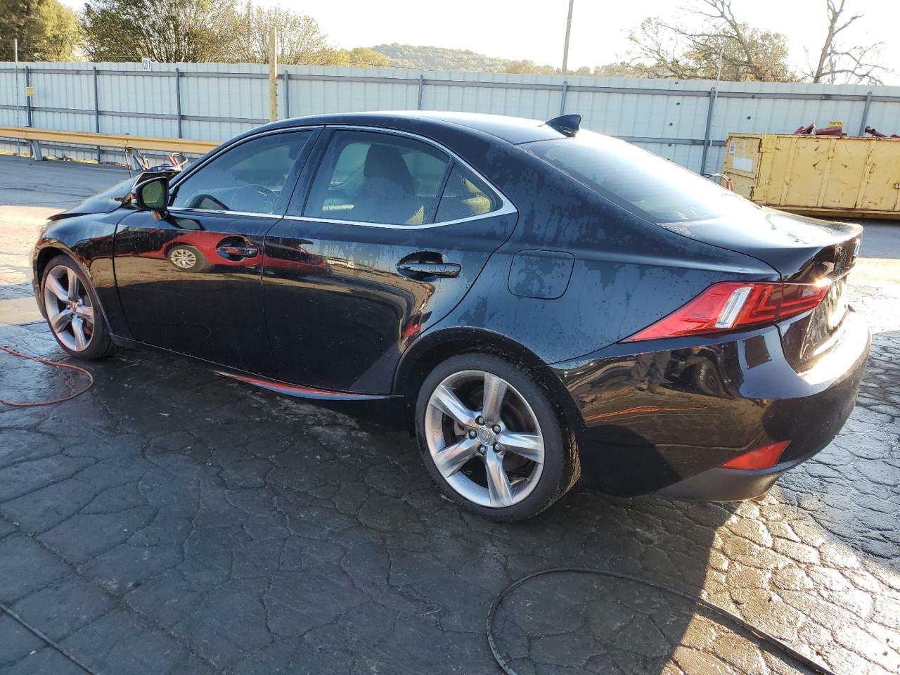 2016 Lexus IS - Image 2