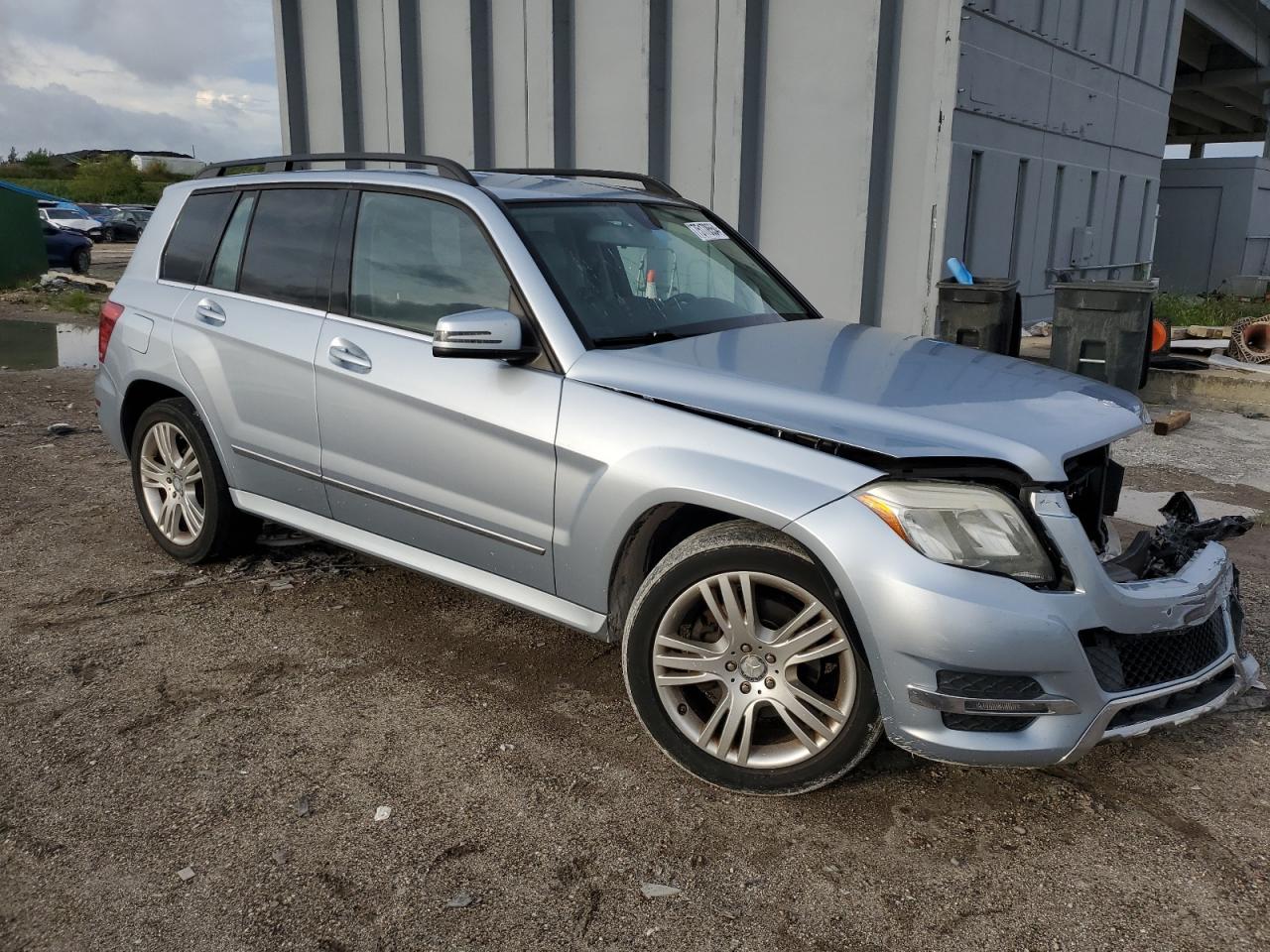 VIN WDCGG5HB0FG421868 2015 MERCEDES-BENZ GLK-CLASS no.4