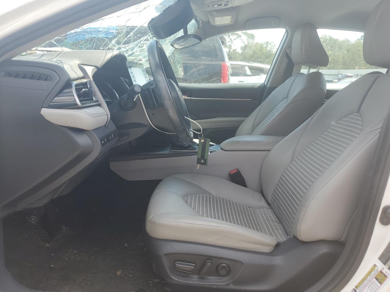 2022 Toyota Camry - Image 7