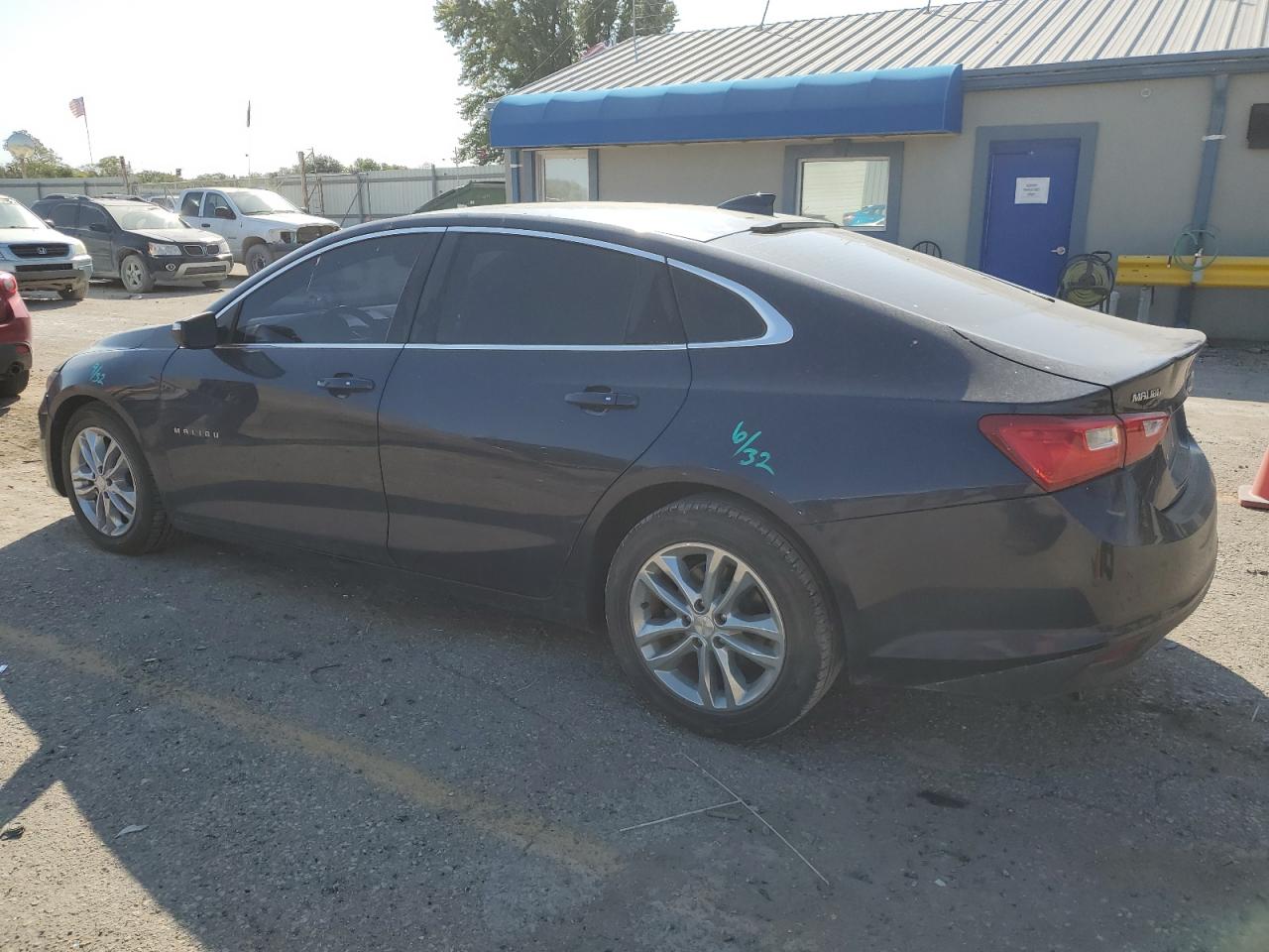 2016 Chevrolet Malibu - Image 2