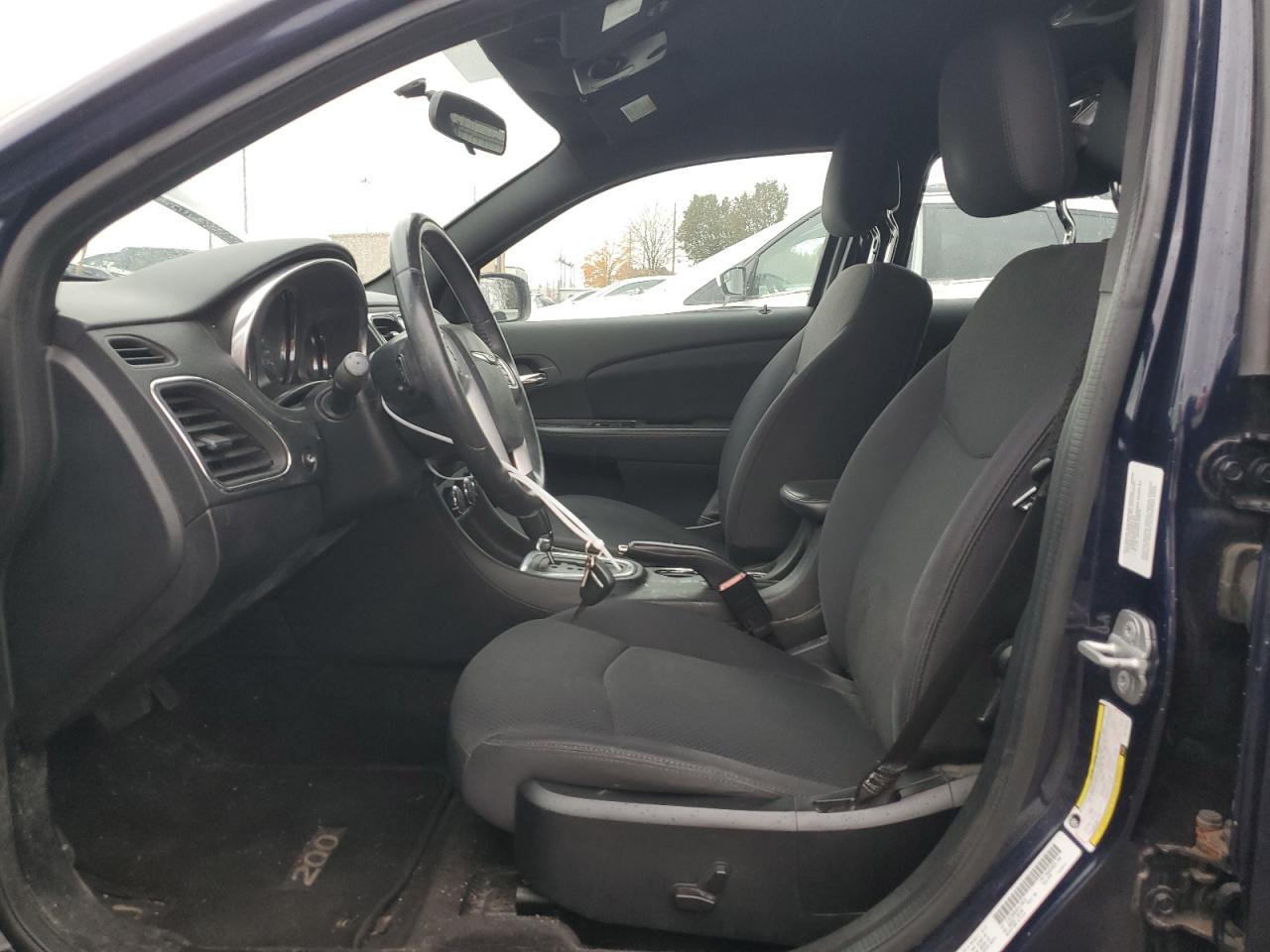 2014 Chrysler 200 - Image 7