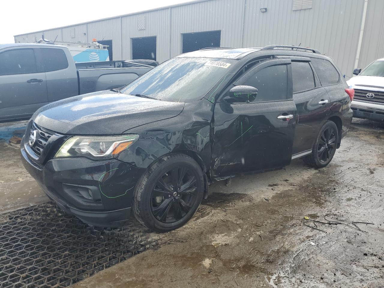 2018 Nissan Pathfinder - Image 1